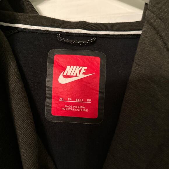 Nike Tech Fleece Zip Up Hoodie - Picture 4 of 5